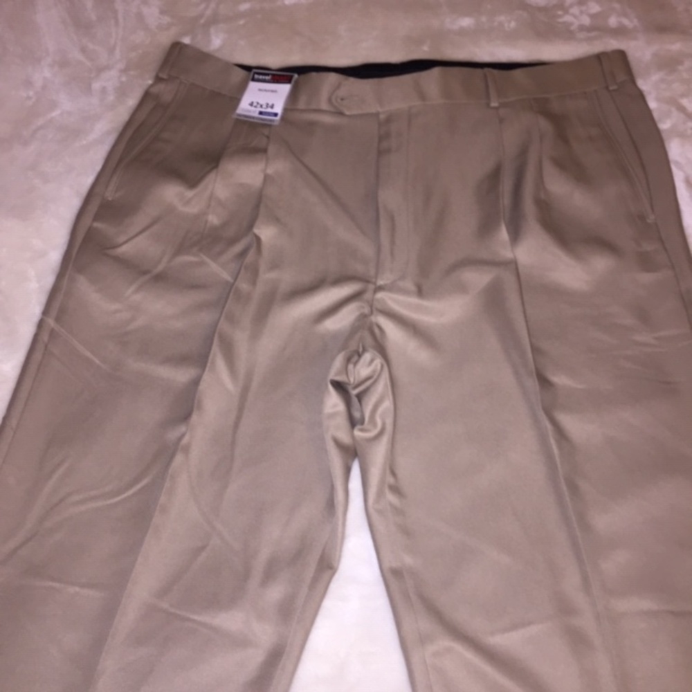 Roundtree & Yorke Classic Fit Pleat Front Pants